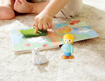 Слика на Комплет за игра со девојче, маче и 3D книга -  Hape